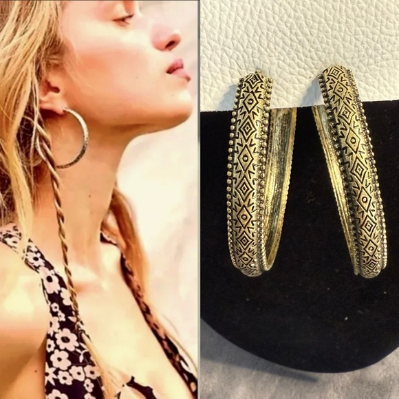 New Free People Etched Gold Hoop Earrings - Picture 1 of 3